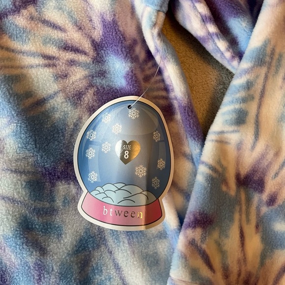 NWT btween Girls’ Tie-Dye Fleece Pullover 8 - Picture 3 of 11